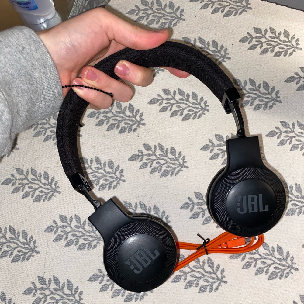 JBL E45BT bluetooth headphones